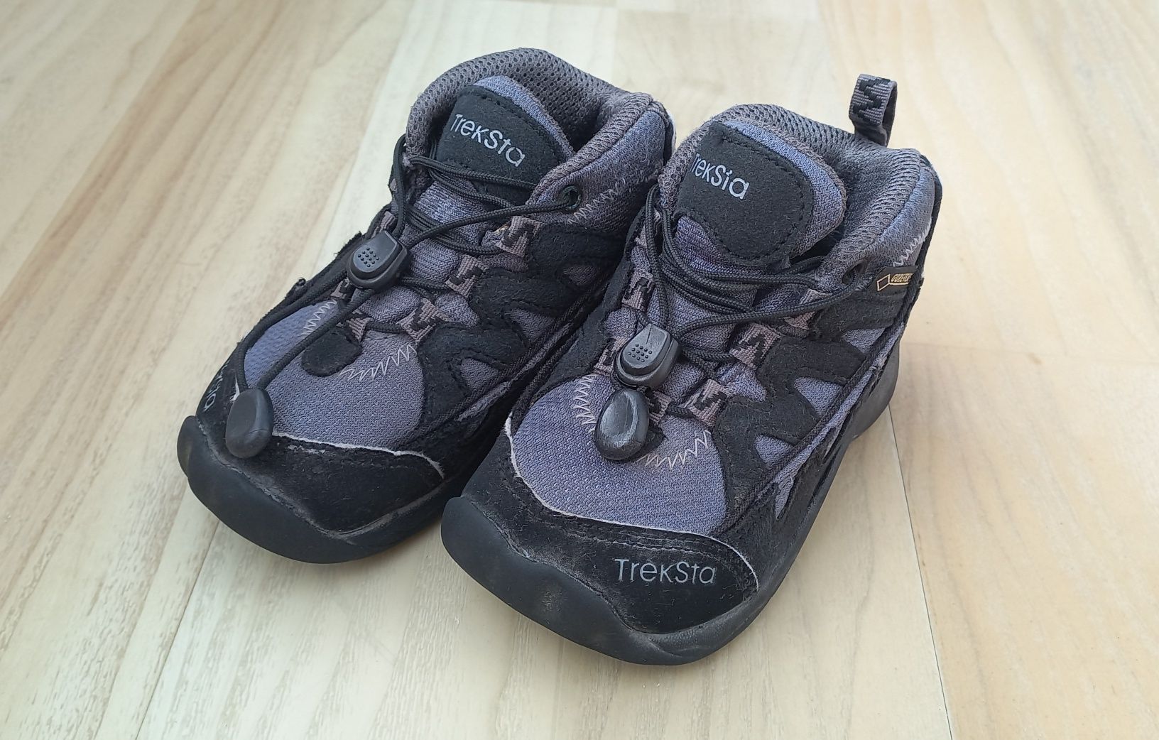 Hiking boots for kid