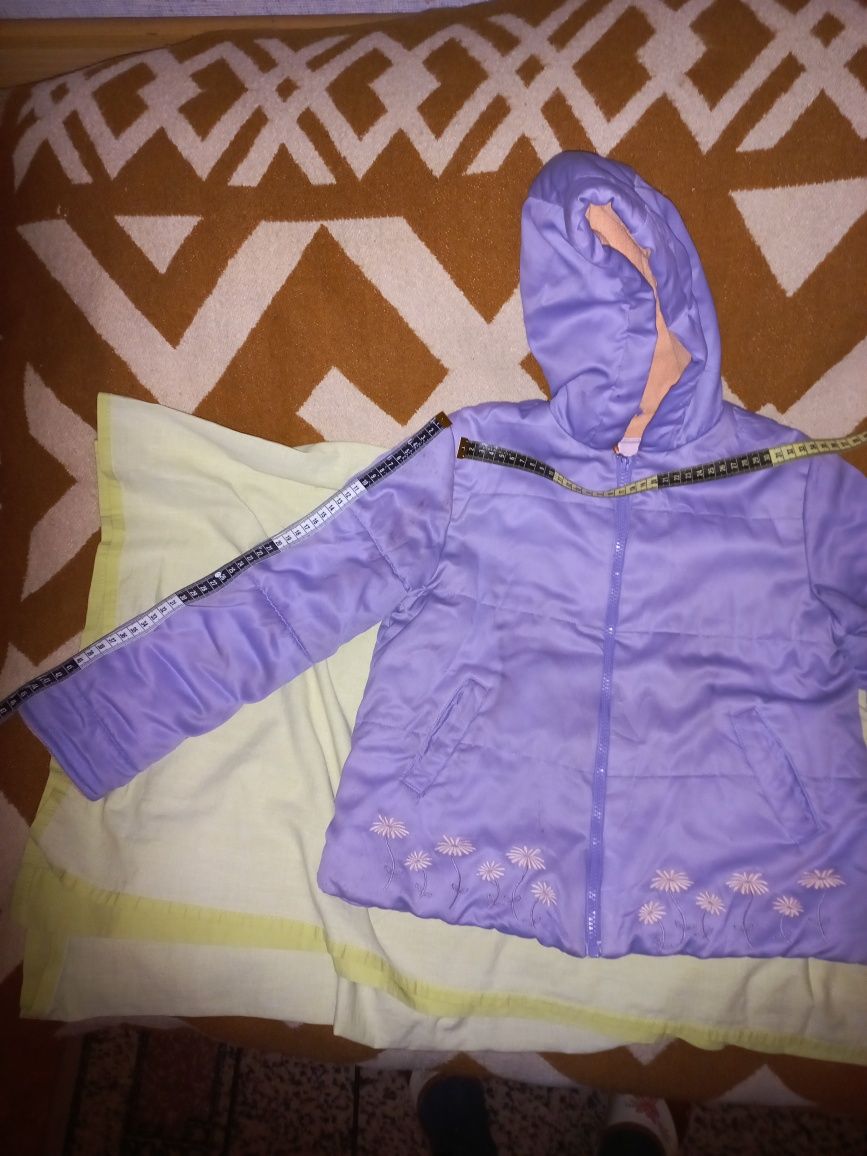 Куртка весна-осень фиолетовая, внутри флис, от 4-5 л + др.вещи