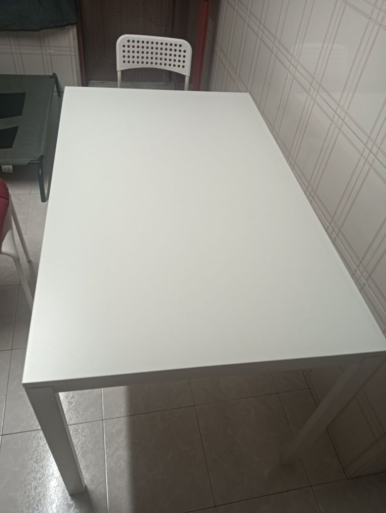 Mesa IKEA Vihals