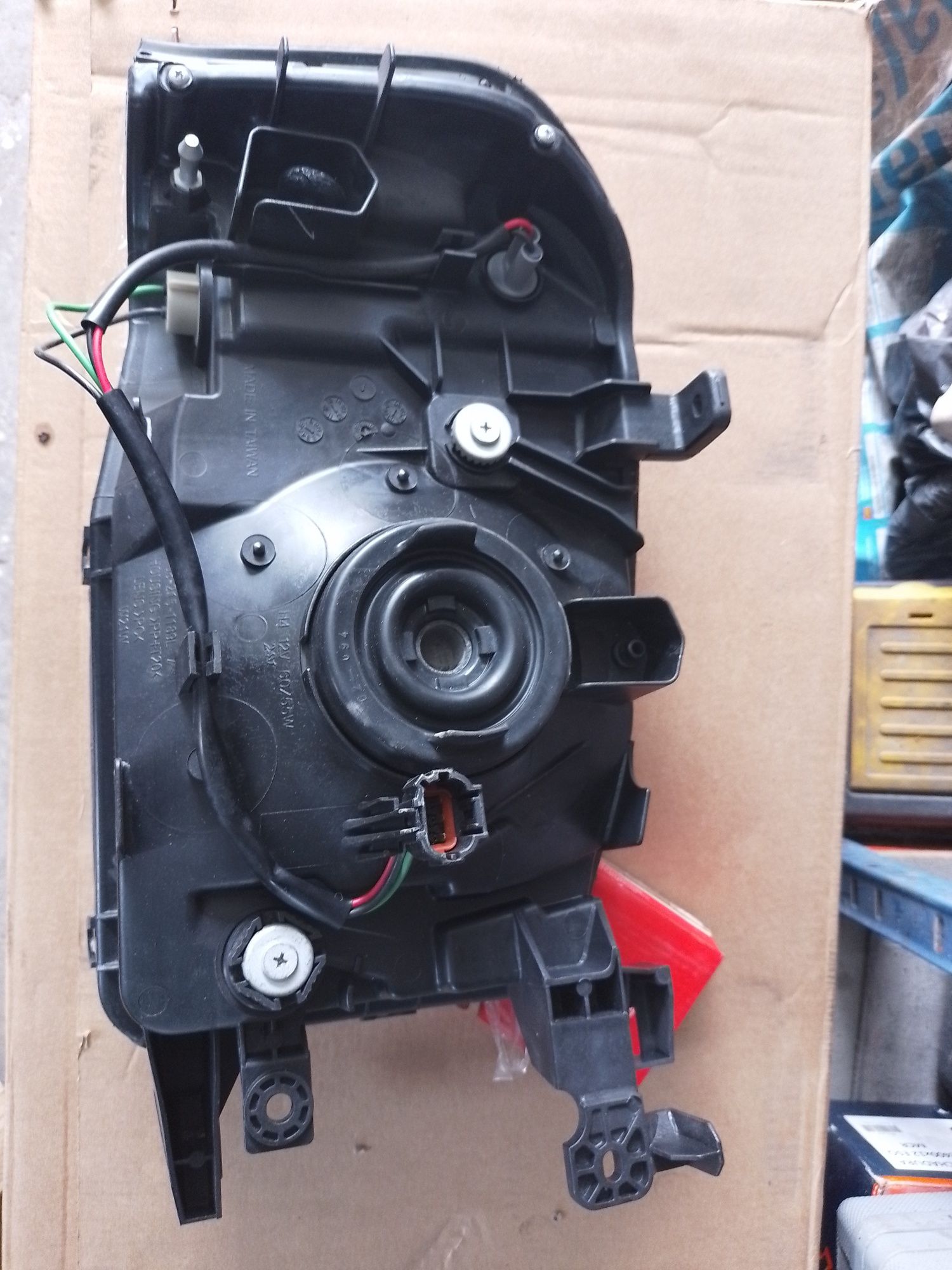 Nissan Navara D22 2002 Farol esquerdo novo.