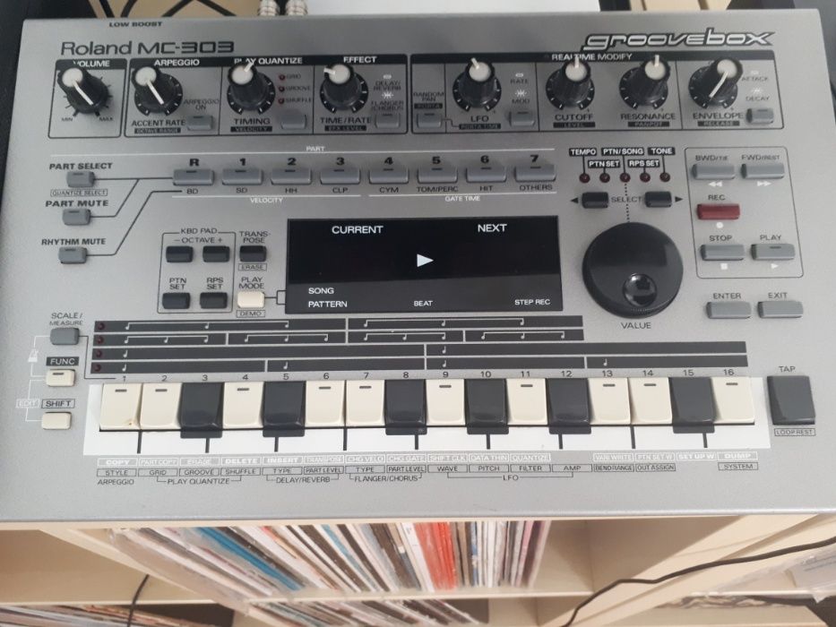 Groovebox Roland MC 303