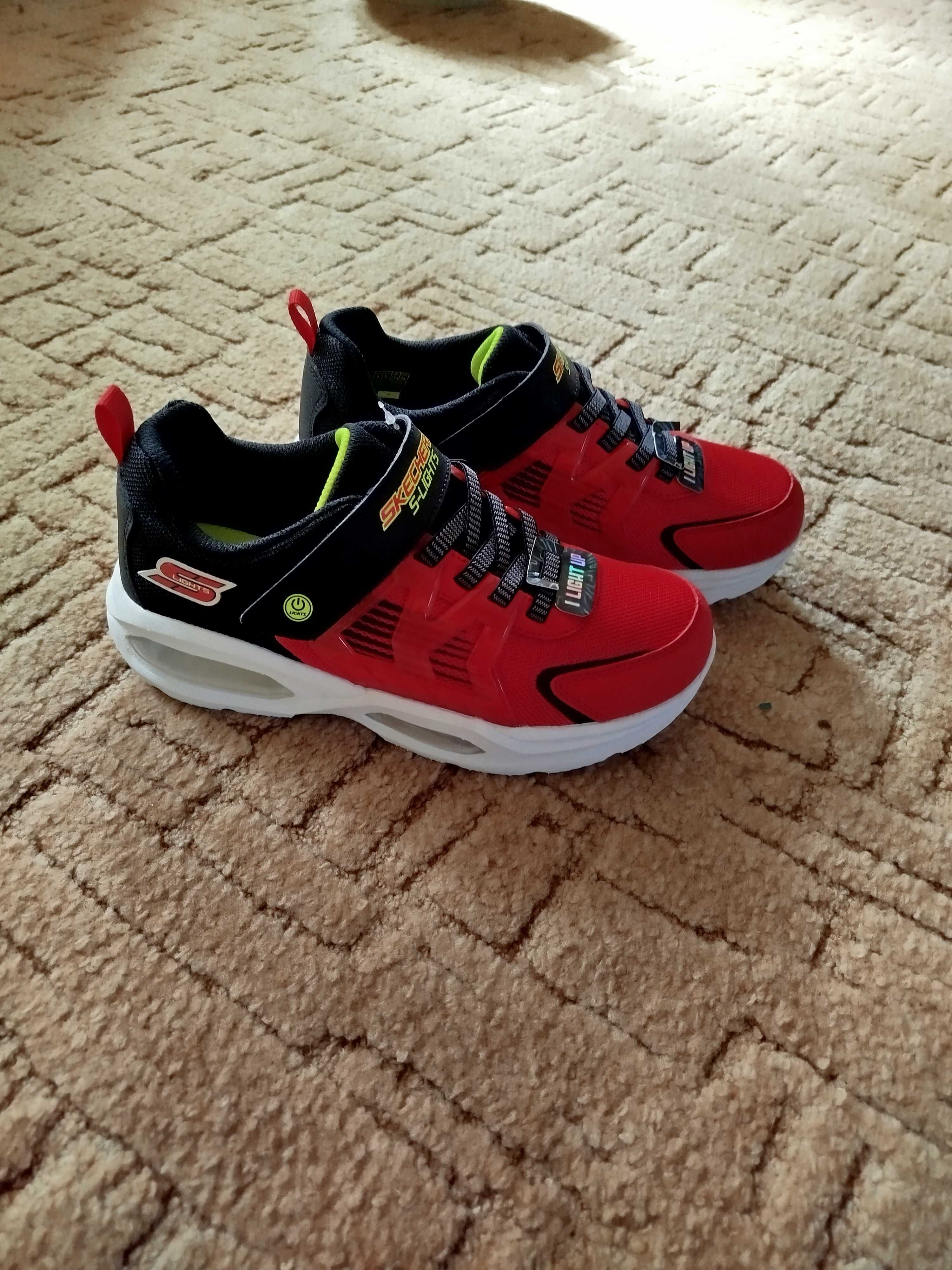 Продам нові кросівки Skechers оригінал