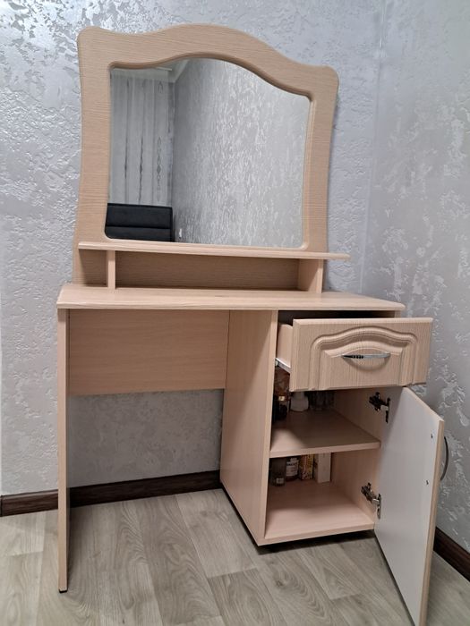 Туалетный столик