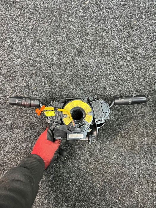 przełącznik zespolony mazda 3 BP4R17D682