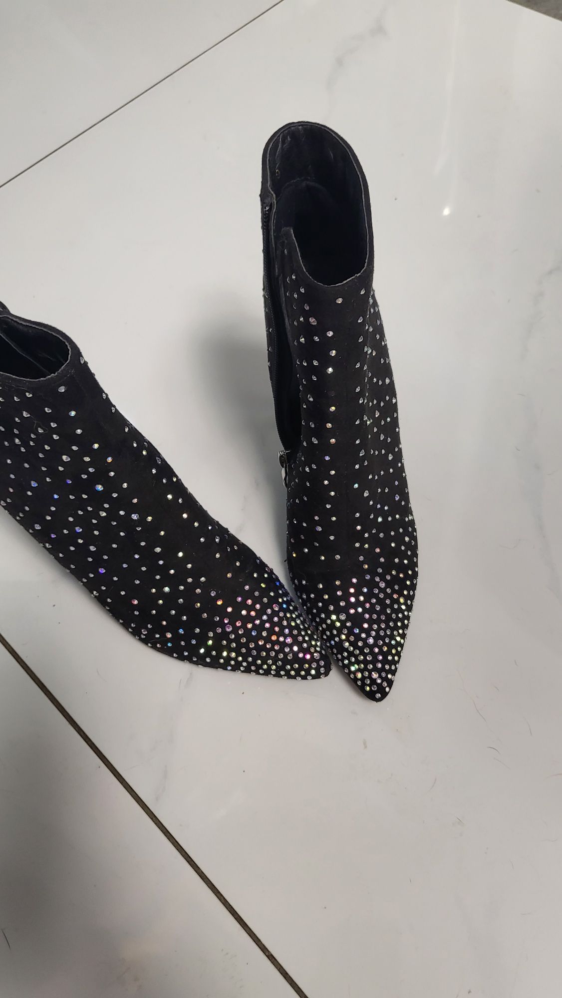 Buty czarne cyrkonie  nowe.