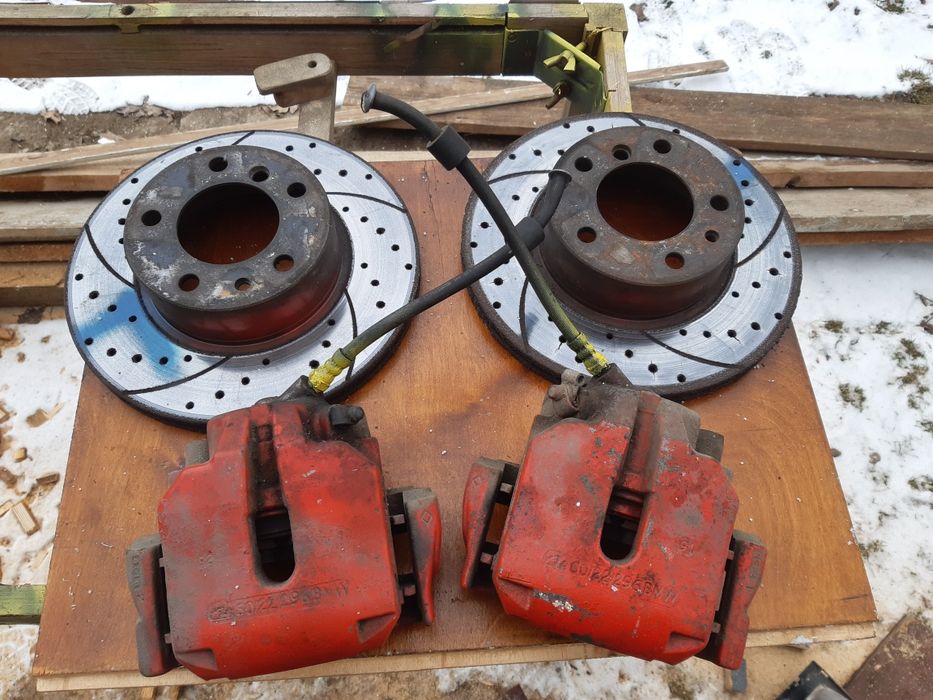 2 x Zaciski, 2x Tarcze Mikoda BMWe39 523i