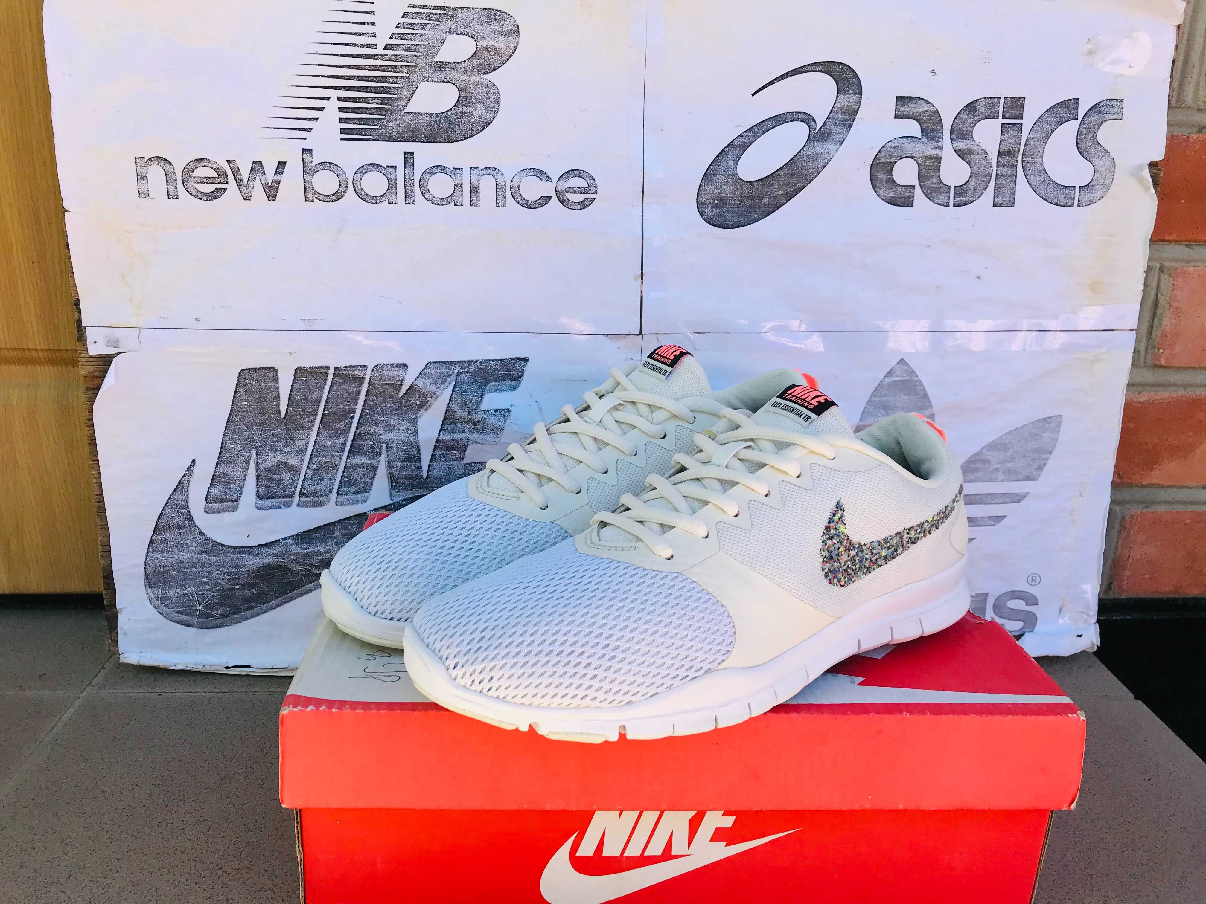 Кроссовки Nike Flex Essential Tr для тренировок бега