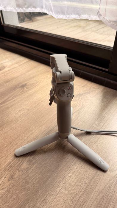 DJI Osmo Mobile 4