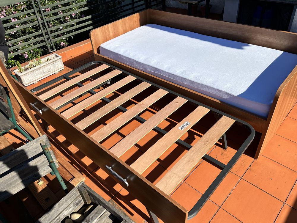 Cama de solteiro com gavetao de segundo colchão