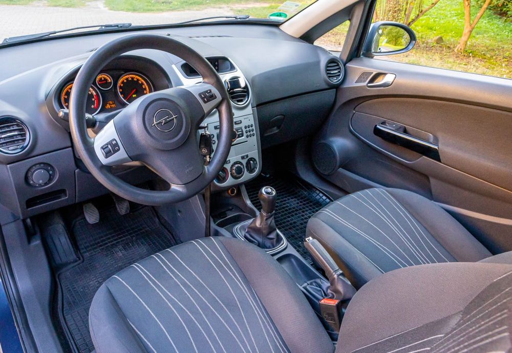 Opel Corsa D 2009 GAZ