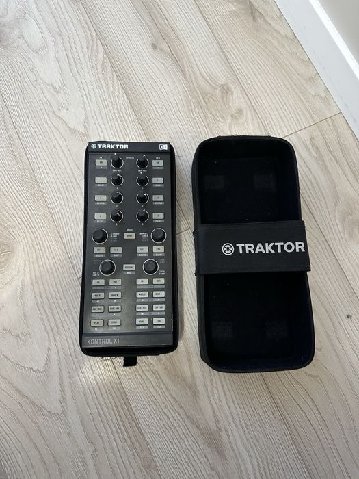 DJ контроллер Traktor Kontrol X1 MK2.