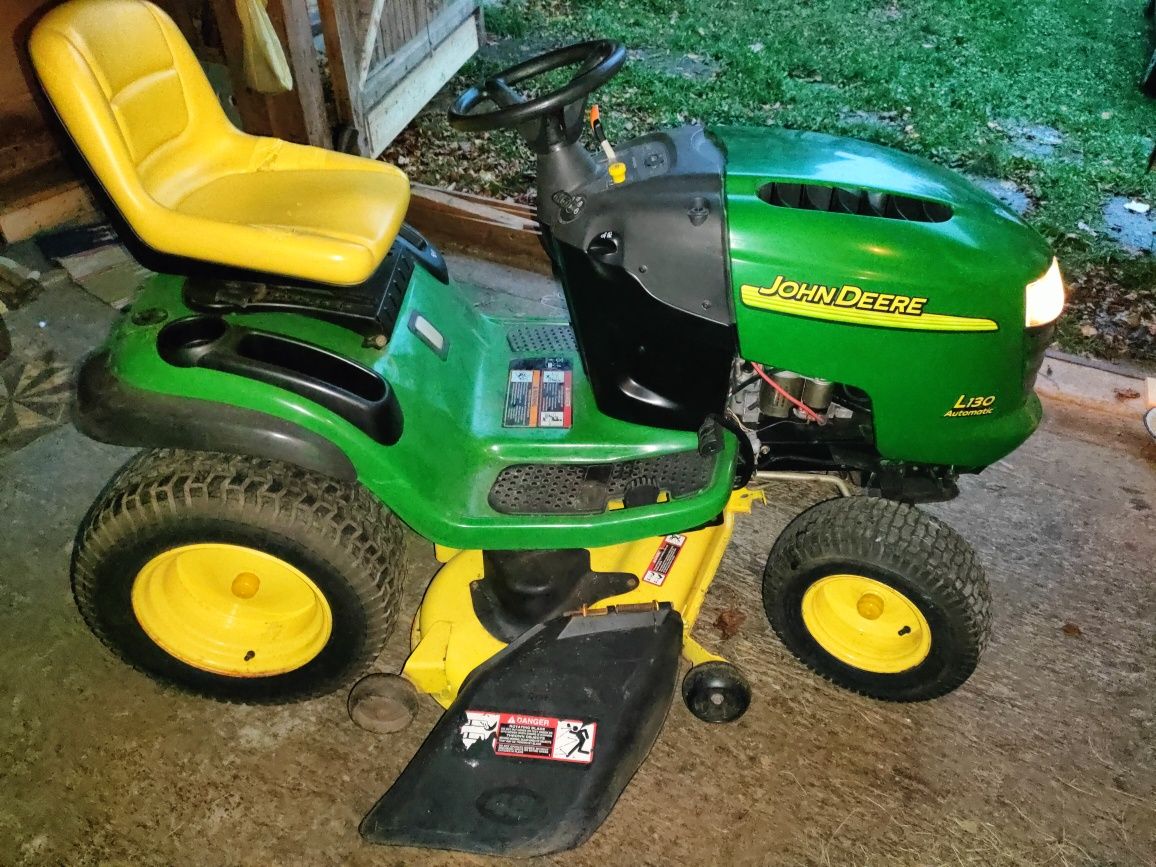 Traktorek kosiarka john Deere L130 23hp v-twin