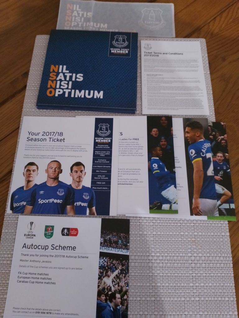 Everton Fc opakowanie do karnetu  .