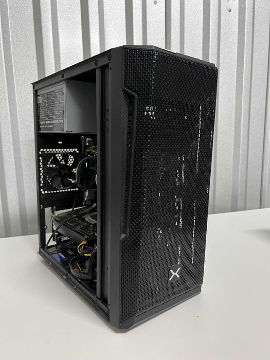 XEON E3-1230 1x8GB RAM 120SSD 650ti