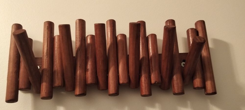 Cabide de madeira maciça