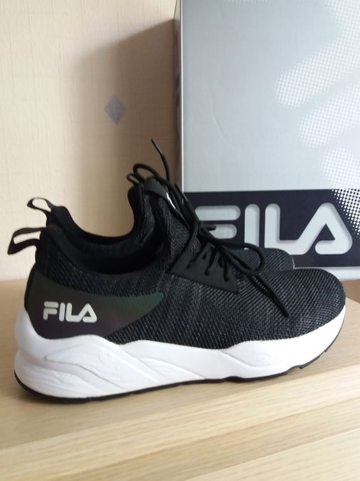 Fila кроссовки. Новые. 40 размер, стелька 26 см.