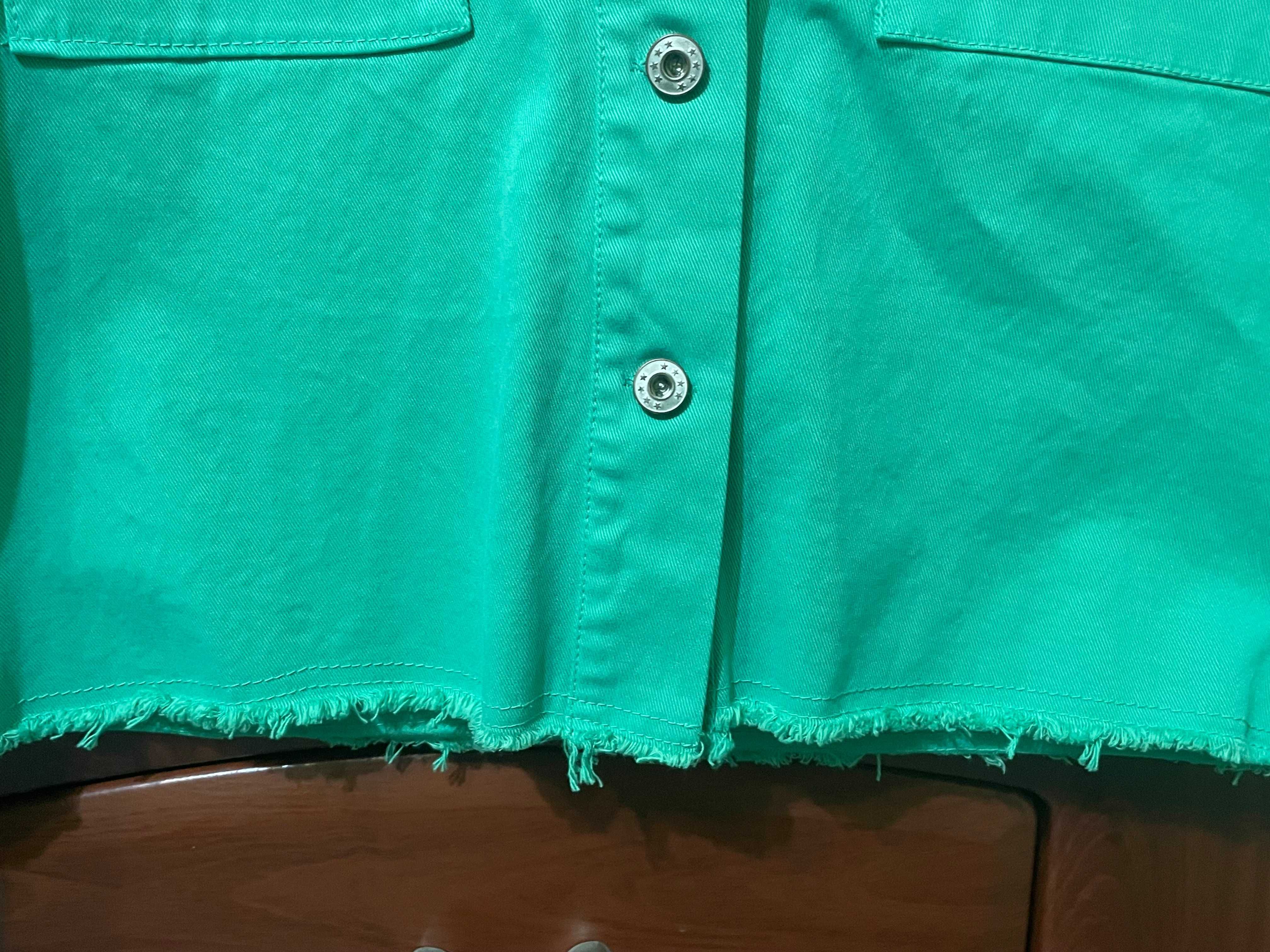 Укороченный зеленый джинсовый пиджак. Разм. М