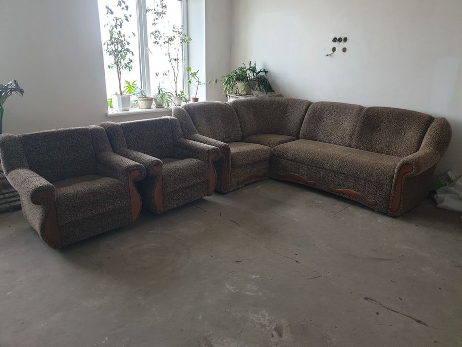 Мягкий уголок в гостинную