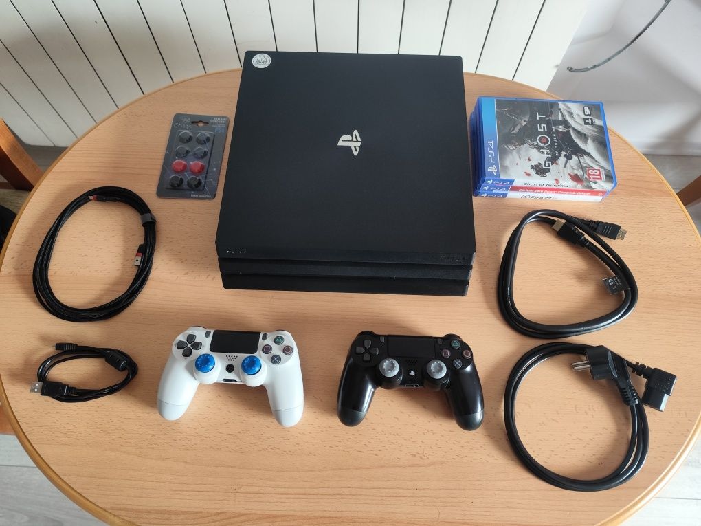 Konsola PlayStation 4 Pro