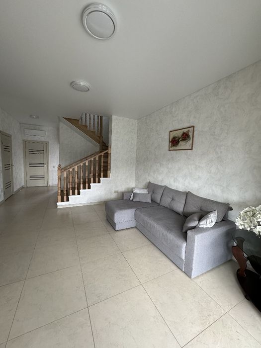 Шикарний будинок з комфортом