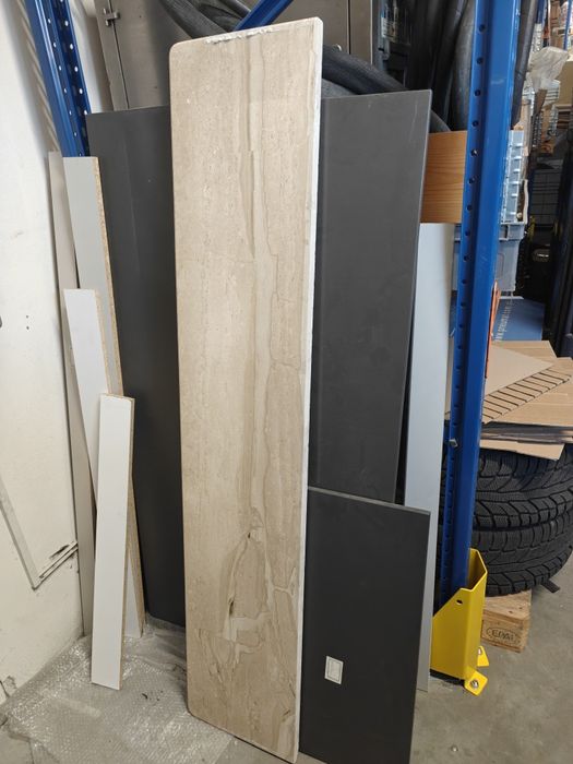 Parapet po demontażu kamienny