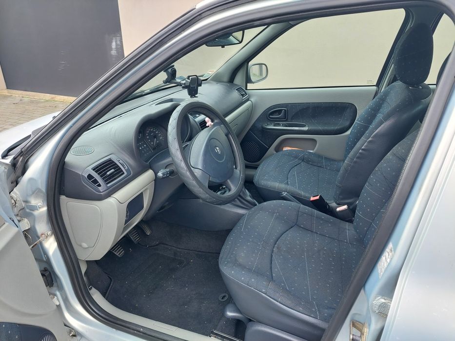 Renault clio 1.5 dci  2002