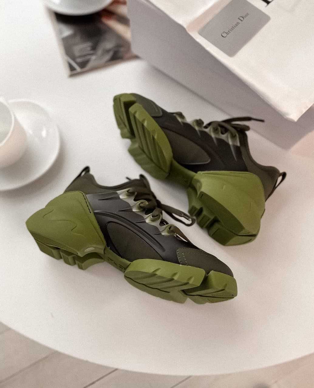 Dior Connect Olive