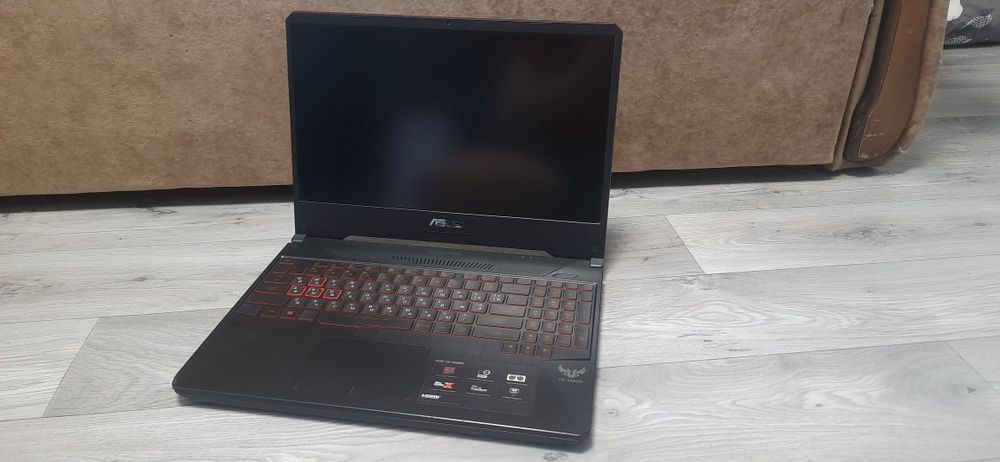 Asus /FHD/IPS/Ryzen 5 3550H/3.7 GHz/16 ГБ/SSD 180/Radeon rx 560x