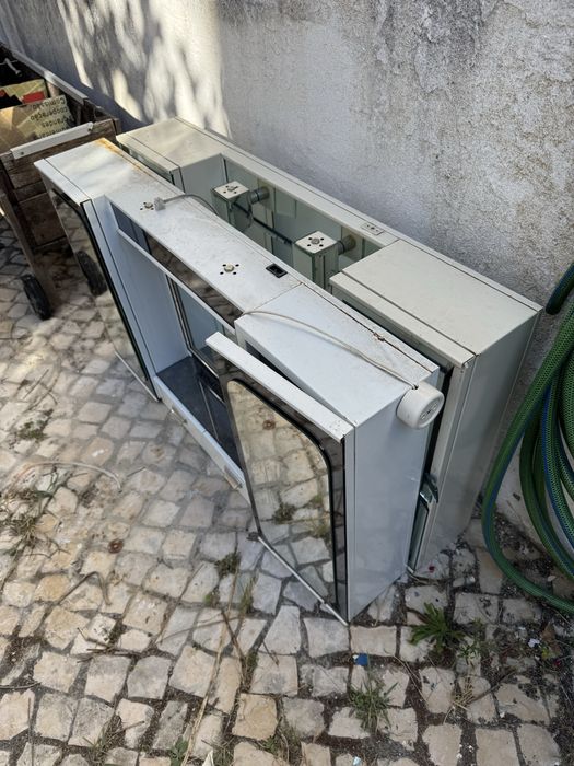 Móvel suspenso para wc