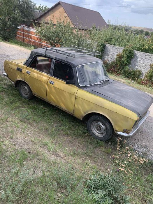 Москвич 2140 на полном ходу