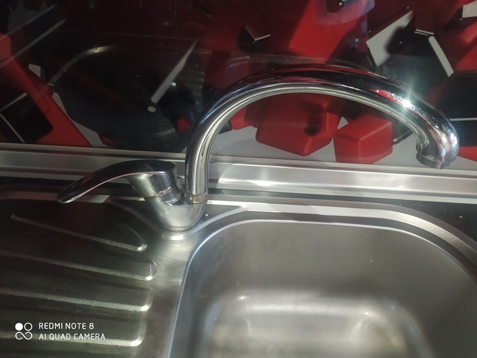 Мийка з нержавіючої сталі зі змішувачем