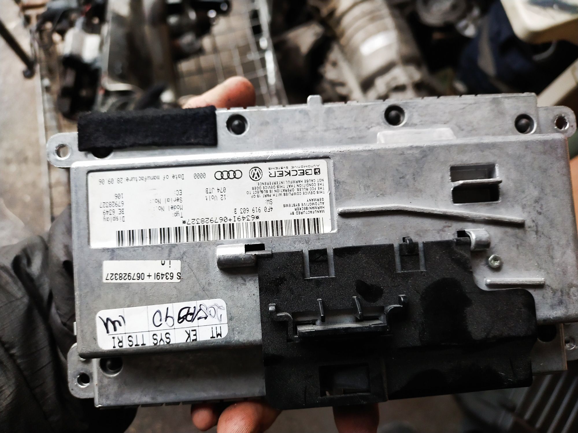 Audi A6 C6 ekran nawigacja mmi
