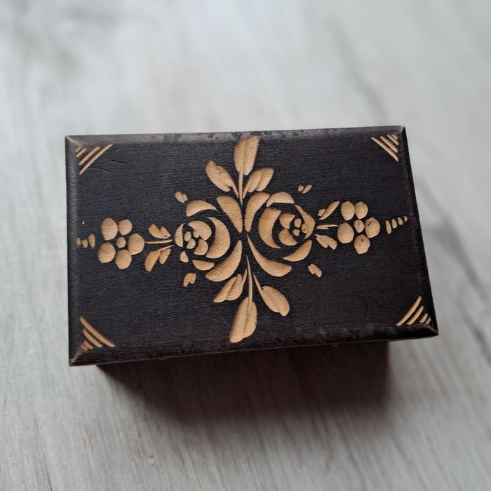 Drewniana szkatułka