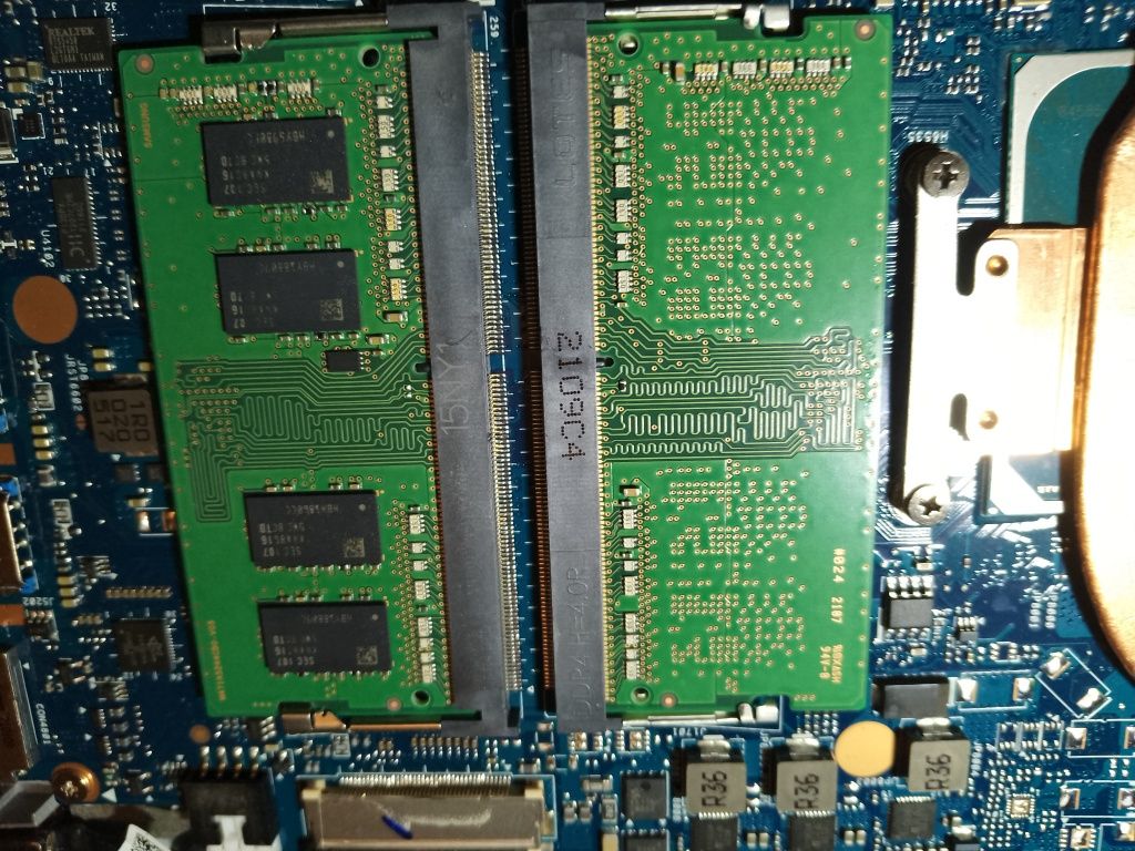 Оперативна пам'ять Samsung M471A5244CB0 SO DIMM DDR4 2666Mhz 2*4GB
