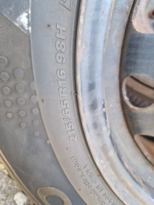 2sztuki Felgi z oponami zimowymi215/65/16