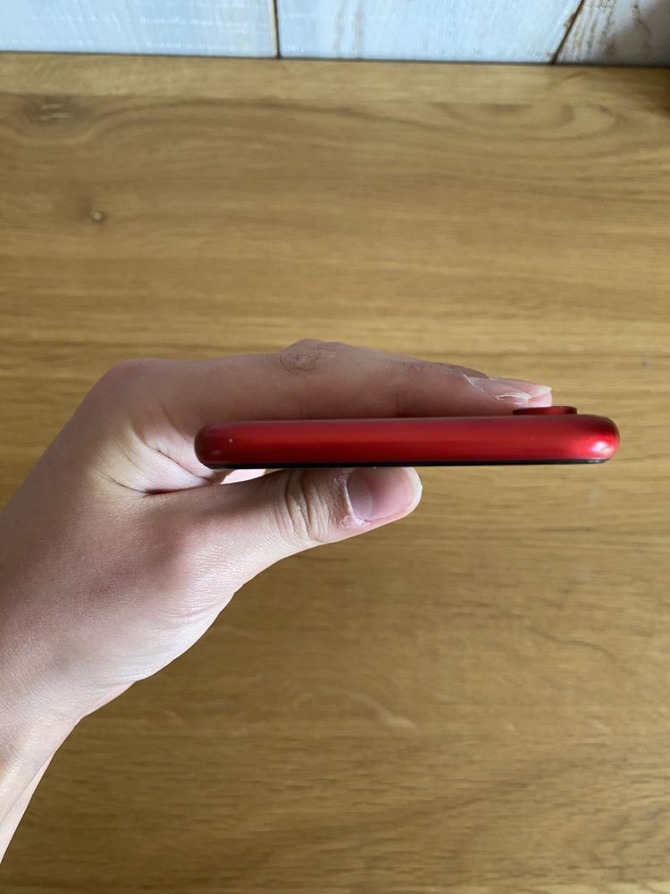 Iphone XR 64 gb red.