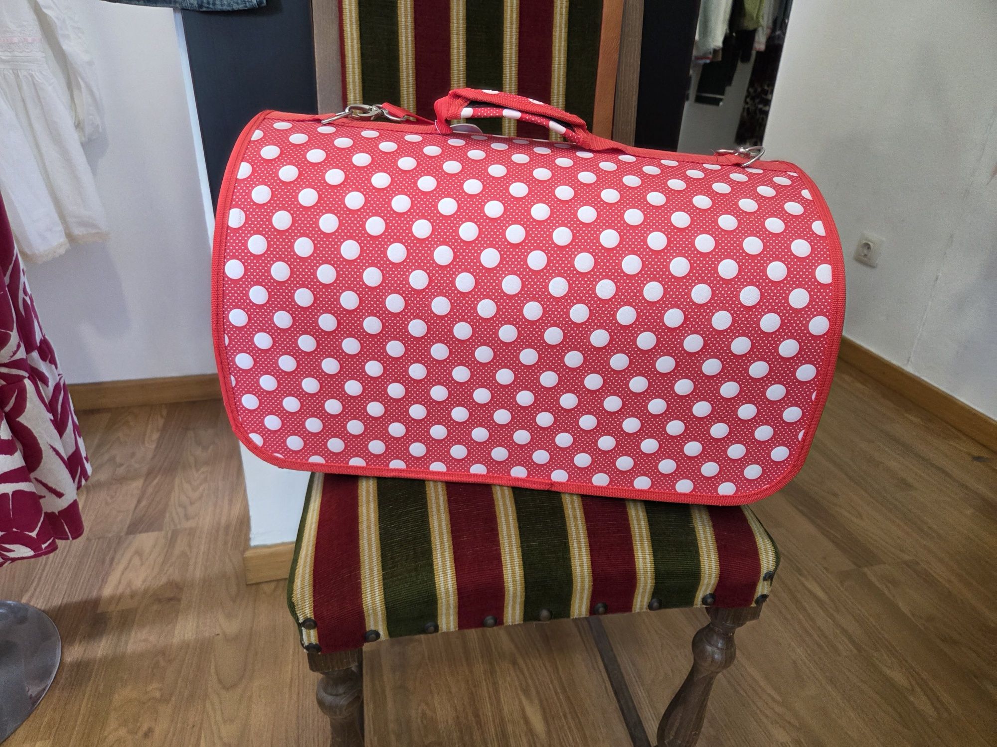 Transportadora de cães de porte pequeno