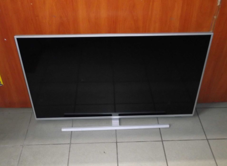 50'' PHILIPS Android 4K UHD Wi-Fi 2xUSB 4xHDMI DVB-T2 HEVC Ambilight