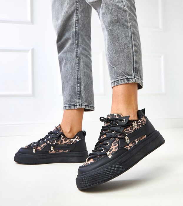 Czarne sneakersy na platformie z panterkowym motywem Felizia