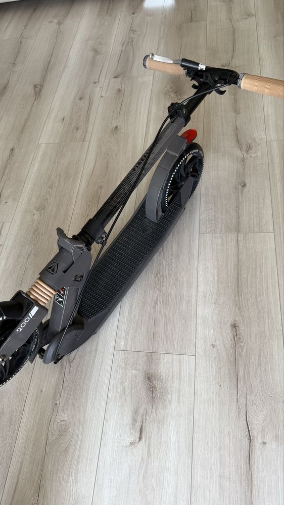 Самокат Firefly 200