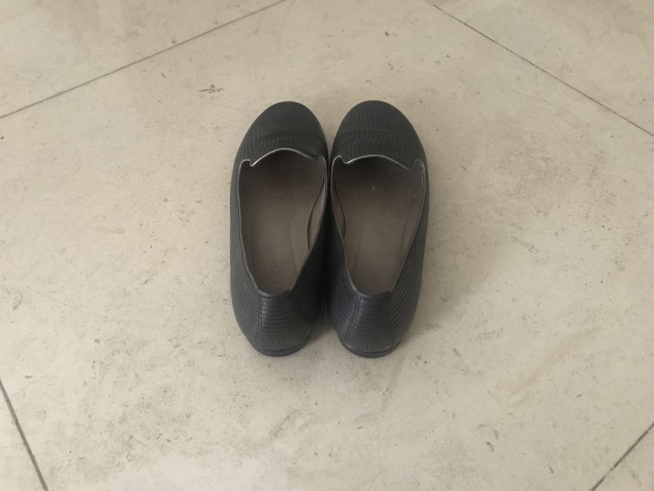 Sapatos loafers cinzentos em pele marca Ecco n 39