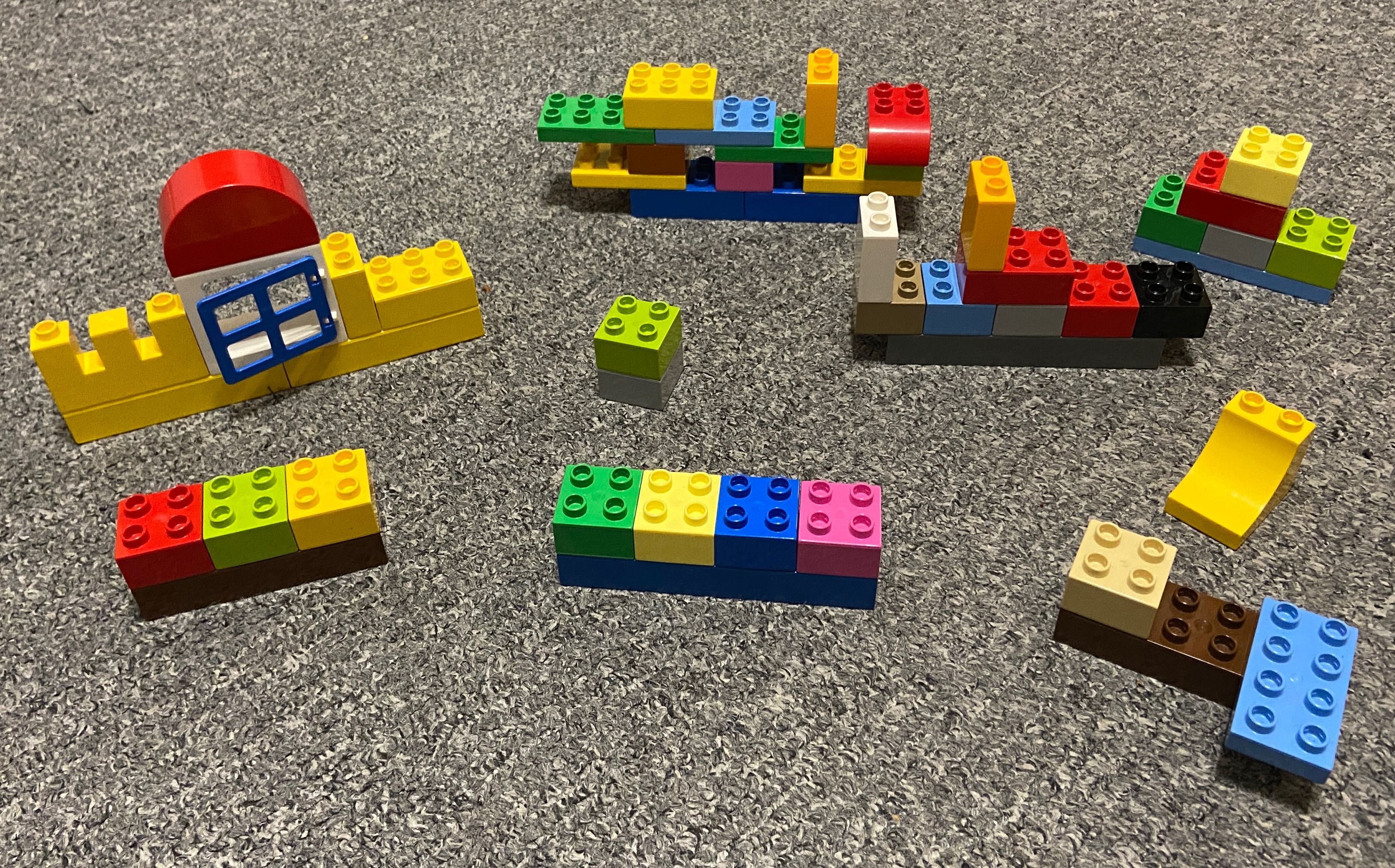 Zestaw ponad 80 elementów klocki lego duplo