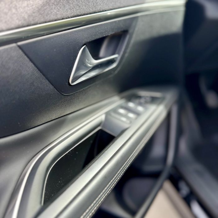 Peugeot 3008 1.5 HDi 2018 79.000km Desde 239€ MÊS