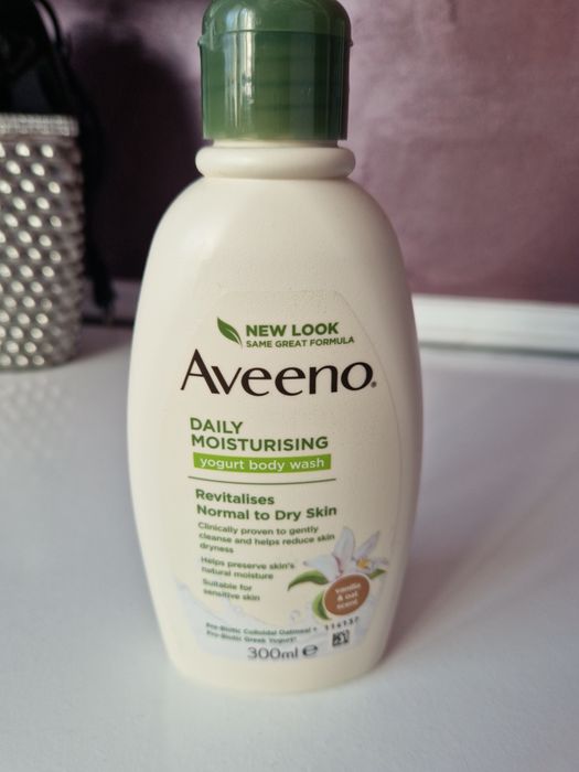 Aveeno yogurt body wash 300ml