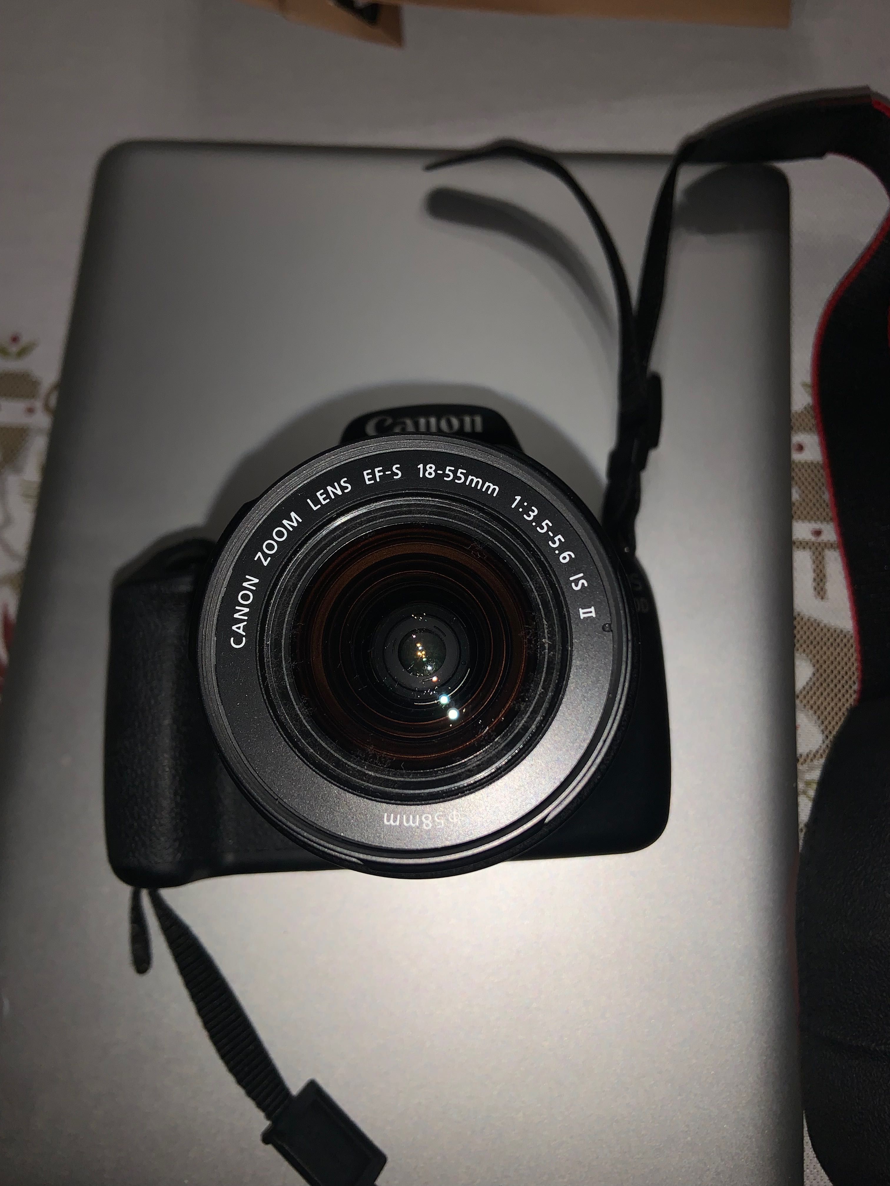 Canon EOS 1200D com acessórios