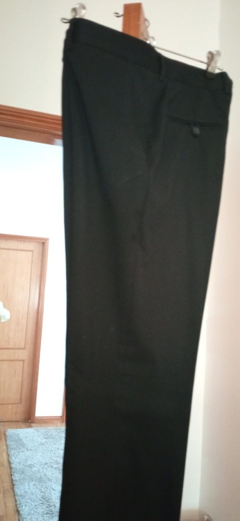 Calça de homem três 10€ em bom estado