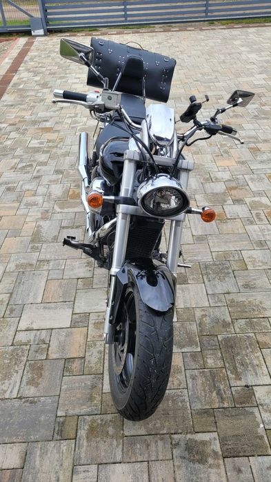 Suzuki Intruder VZ 800