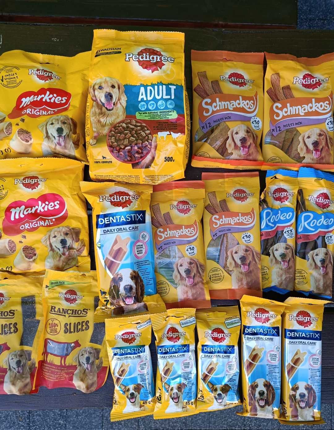 16 opakowań przysmaków dla psa Pedigree mix rodzajów i 1 sucha karma