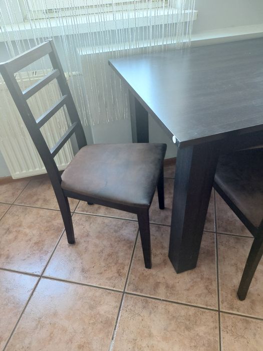 4 krzesła drewniane brązowe