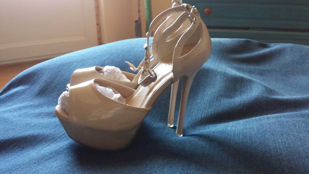 Sapatos altos senhora